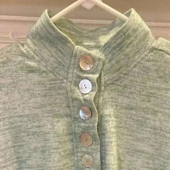 Soft Surroundings size S grey green.heather Sweater pullover large buttons - Picture 9 of 9